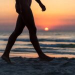 camminare sulla sabbia esercizi semplici e con tanti benefici