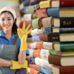 Come Eliminare la Polvere dai Libri: Guida Completa per una Libreria Pulita e Sana