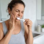 Nevralgia del trigemino: quando lavarsi i denti può diventare una scarica elettrica